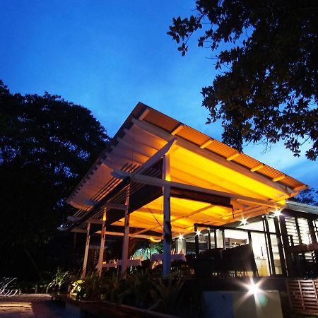 Barrier Beach Resort Luganville Exterior foto