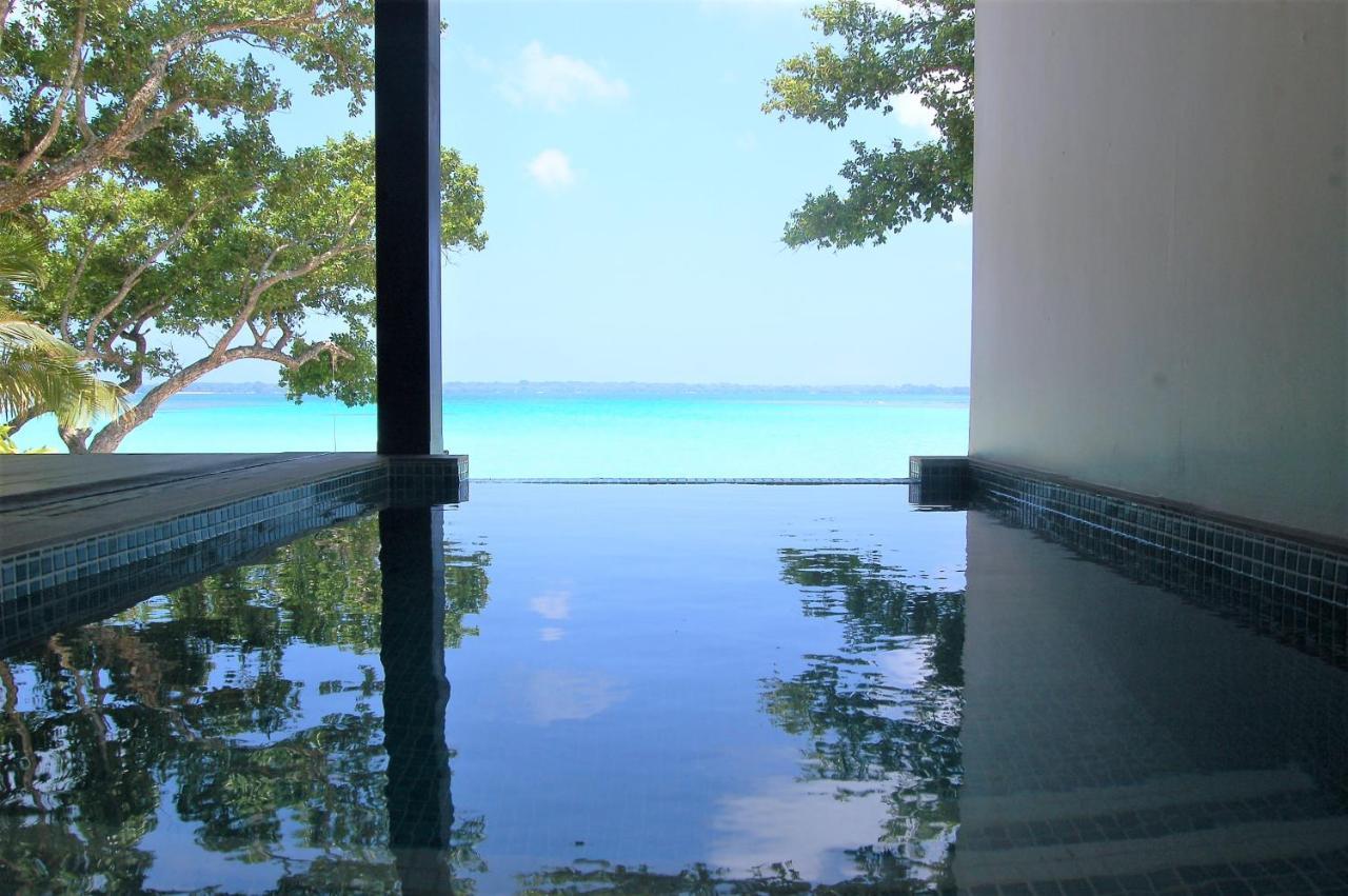 Barrier Beach Resort Luganville Exterior foto