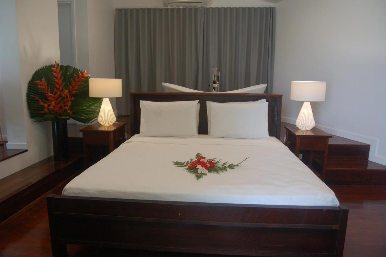 Barrier Beach Resort Luganville Exterior foto