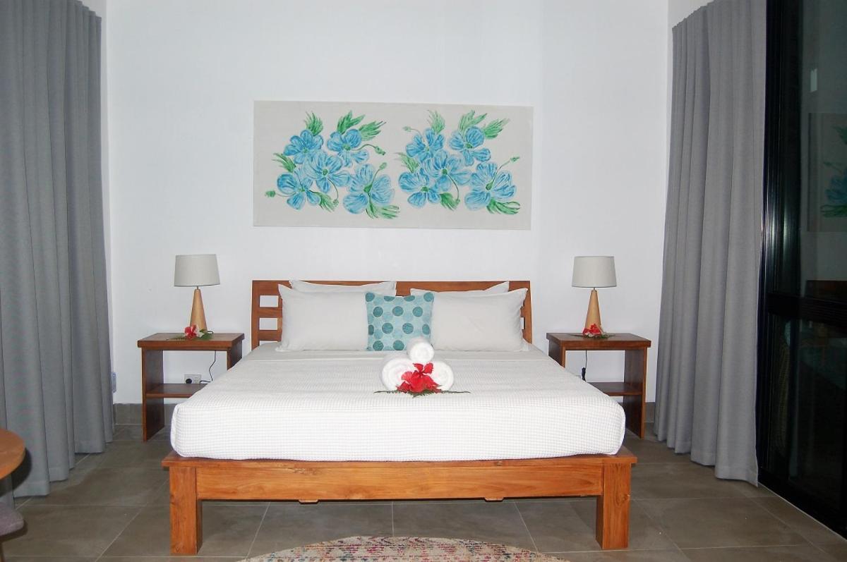 Barrier Beach Resort Luganville Exterior foto